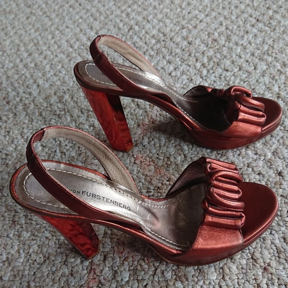 Diane von Furstenberg metallic orange open-toe slingback heels size 6.5